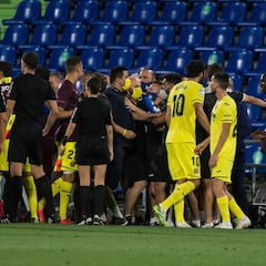 Un pelotazo de Damián Suárez al banquillo encendió la mecha