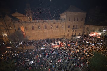 Marc Márquez celebró con sus seguidores su título de MotoGP.
