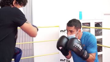 La esquiva rotativa hacia el lado izquierdo