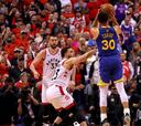 Los triples de Curry y Klay silencian Toronto y fuerzan el 6º