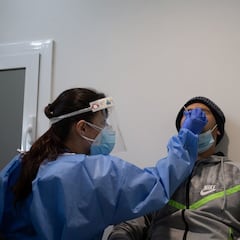 El aviso del doctor César Carballo sobre la mascarilla FFP2