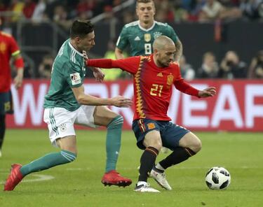 David Silva leaves Spain camp for "personal reasons"