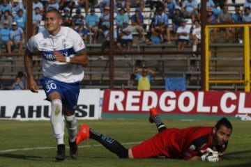 Nicolás Castillo le anotó cuatro tantos a Iquique, en una goleada que los dejó con la gran opción de ser bicampeones.