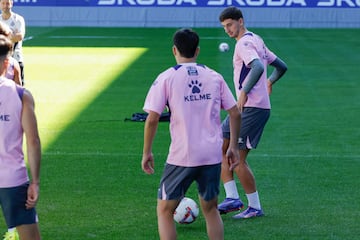 Marash Kumbulla, en el entrenamiento de este viernes en Cornellà-El Prat.