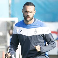 Sergio Sánchez, a expensas de que el club aligere la defensa