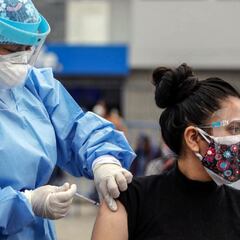 Vacunación en Perú: qué trabajadores pueden pedir licencia con goce de haber y cómo hacerlo