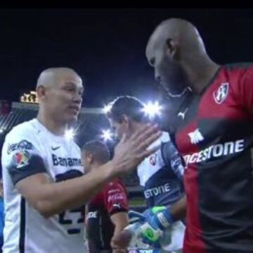 Felipe Baloy no quiso saludar a Darío Verón, previo al juego