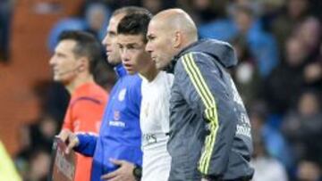 James fue suplente en el primer partido de Zidane al frente del primer equipo. El colombiano ingresó en el segundo tiempo ante el Deportivo