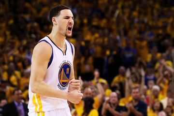 El shooting guard de los Warriors ha logrado que su equipo sea uno de los más dominantes en los últimos años dentro de la NBA. Promedia 34.3 minutos jugados por partido y tiene un porcentaje de .488% de sus tiros de campo acertados.