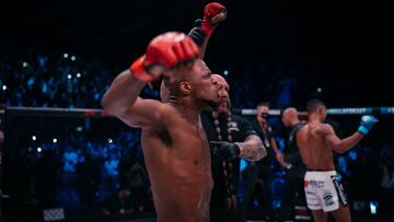 Michael 'Venom' Page celebra su victoria en Bellator 267.