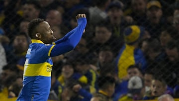 Boca Juniors' Peruvian defender Luis Advincula celebrates after scoring during the Copa Libertadores round of 16 second leg football match between Argentina's Boca Juniors and Uruguay's Nacional, at La Bombonera stadium in Buenos Aires, on August 9, 2023. (Photo by JUAN MABROMATA / AFP)