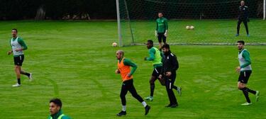 Mantilla o Simón de titular, he ahí el dilema