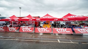 Carpas del preparador español RMC en un rally.