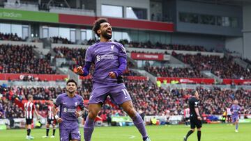 Soccer Football - Premier League - Brentford v Liverpool - Brentford Community Stadium, London, Britain - February 17, 2024 Liverpool's Mohamed Salah celebrates scoring their third goal Action Images via Reuters/Andrew Boyers NO USE WITH UNAUTHORIZED AUDIO, VIDEO, DATA, FIXTURE LISTS, CLUB/LEAGUE LOGOS OR 'LIVE' SERVICES. ONLINE IN-MATCH USE LIMITED TO 45 IMAGES, NO VIDEO EMULATION. NO USE IN BETTING, GAMES OR SINGLE CLUB/LEAGUE/PLAYER PUBLICATIONS.