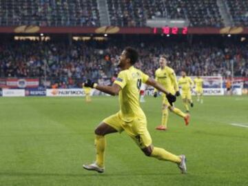 1-3. Giovani festejó el tercer gol.