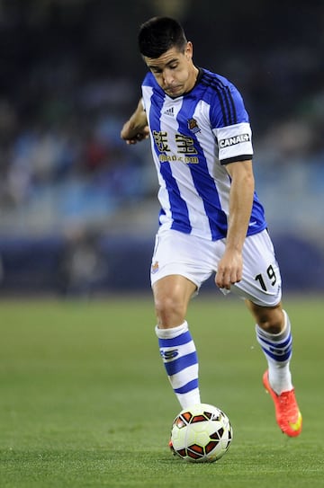 Gracias a su impecable rendimiento, la Real Sociedad volvi¨® a ficharle para su equipo durante el verano de 2014.