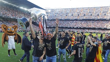 26/05/19 VALENCIA CF
 CAMPEONES COPA DEL REY 2019 
 CELEBRACION RUA 
 ESTADIO MESTALLA 
 GABRIEL PAULISTA
 RODRIGO