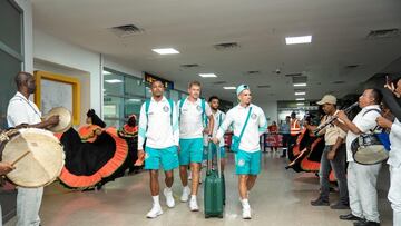 El conjunto brasileño llegó a Cartagena y fue recibido por hinchas que se acercaron al aeropuerto para darle la bienvenida en medio de un gran ambiente.