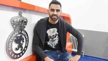 Viti, jugador de la Cultural Leonesa.