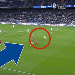 La acción de Benzema previa al gol que marca en el 4-2 fue clave