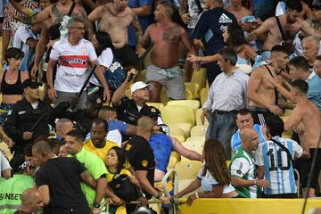 Las lamentables imágenes de la pelea en las gradas de Maracaná