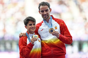 Pérez y Martín dan una exhibición en la maratón de relevo mixto para colgarse un oro incontestable, 51″ de ventaja. Completan la terna Juegos, Mundiales y Europeos.