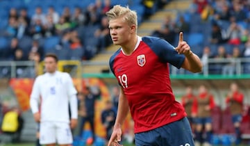 La máxima goleada en la historia del certamen. Los noruegos necesitaban de goles para aspirar a un lugar en la siguiente ronda y no tuvieron piedad ante los centroamericanos. Erling Braut Håland se despachó con nueve goles, todo un récord en la historia de los Campeonatos Mundiales de FIFA.