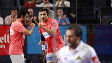 Pablo Lima y Fernando Belastegu&iacute;n celebran su clasificaci&oacute;n para la final.