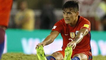 Otro golpe para Pizzi: Aránguiz queda fuera de la Roja