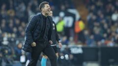 Simeone fue valiente en Mestalla