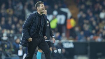 Simeone fue valiente en Mestalla