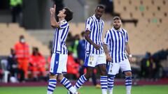 SEVILLE, SPAIN - APRIL 03: Mikel Oyarzabal of Real Sociedad celebrates with teammates Alexander Isak and Alexander Isak after scoring their team&#039;s first goal during the Copa Del Rey Final match between Real Sociedad and Athletic Club at Estadio de La