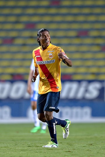 Ex seleccionado nacional, Joel Huiqui jugó para Pachuca, Cruz Azul y Monarcas en la Liga MX. En la división de plata vistió los colores de Cafetaleros de Tapachula y Potros UAEM. Es de los jugadores más experimentados del club estadounidense.