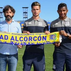 La AD Alcorcón presenta oficialmente sus tres primeros fichajes