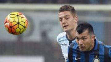 Inter de Medel cae ante Lazio pero sigue líder de la Serie A