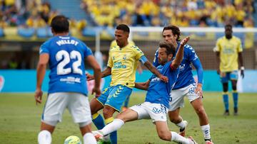 Momento del partido de vuelta de las semifinales del playoff de ascenso a Primera entre el Tenerife y Las Palmas.