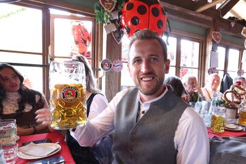 Harry Kane durante la fiesta del Oktoberfest celebrado en Munich.