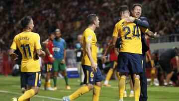 Los jugadores del Atl&eacute;tico celebran el gol de Gim&eacute;nez contra el Girona. 