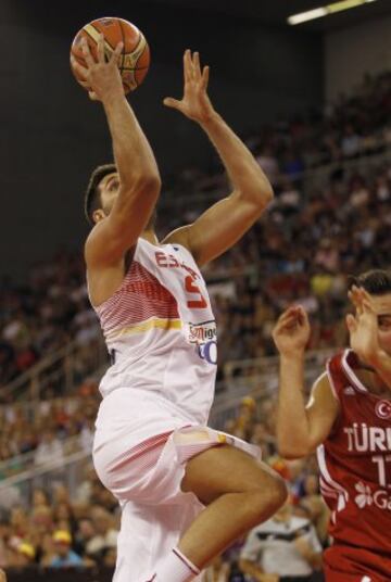 Calderon durante el partido preparatorio del Mundial de Baloncesto 2014 entre España y Turquia disputado en el Palacio de Deportes de Granada.
