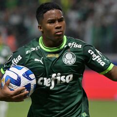 How did Real Madrid beat Paris Saint-Germain to the signing of Brazil star Endrick?