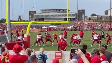 El conato de bronca entre Patrick Mahomes, Kelce y Cochrane en pretemporada