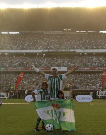 Impresionante presentación de Joaquín con el Betis