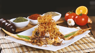 El ??kertme kebab? es un plato turco que consiste en finas tiras de carne de ternera marinada y frita, servidas sobre una cama de patatas fritas crujientes, y cubiertas con salsa de yogur y salsa de tomate. Se considera un plato asociado con la regi¨®n de Bodrum, en la costa suroeste de Turqu¨ªa.
