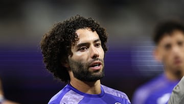 Anderlecht's Cesar Huerta warms up before the Belgian Pro League first division football match between RSC Anderlecht and KAA Gent, in Anderlecht on September 23, 2025. (Photo by BRUNO FAHY / Belga / AFP) / Belgium OUT