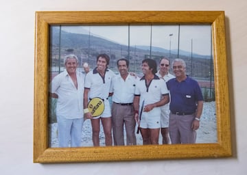 Exhibición de tenis de Manolo Santana en Los Ángeles de San Rafael.