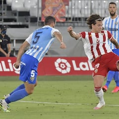 El Almería pierde la tercera plaza ante un buen Málaga