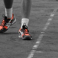 ¿Qué debo observar al comprar unos zapatos de tenis?