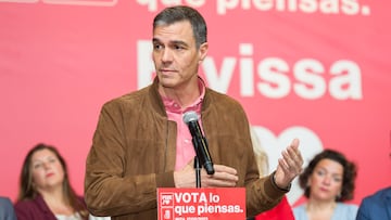 El secretario general del PSOE y presidente del Gobierno, Pedro S¨¢nchez, interviene en un acto de campa?a del PSOE, en el Diario de Ibiza, a 17 de mayo de 2023, en Ibiza, Islas Baleares (Espa?a). El acto se desarrolla durante la campa?a electoral en la que S¨¢nchez visita varios municipios y ciudades del territorio espa?ol con el fin de aportar a las candidaturas que se presentan a las elecciones auton¨®micas y municipales del 28 de mayo.
17 MAYO 2023;PSOE;PARTIDO SOCIALISTA;BALEARES;IBIZA;PRESIDENTE;
Germ¨¢n Lama / Europa Press
17/05/2023
