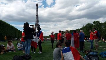 El animado banderazo chileno que sorprendió a París