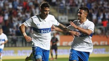 Futbol, Universidad Catolica vs Palestino.
Fecha 6, campeonato Nacional 2023.
El jugador de Universidad Catolica Fernando Zampedri, izquierda, celebra su gol contra Palestino durante el partido de primera division disputado en el estadio El Teniente en Rancagua, Chile.
25/02/2023
Jonnathan Oyarzun/Photosport

Football, Universidad Catolica vs Palestino.
6th turn, 2023 National Championship.
Universidad Catolica's player Fernando Zampedri, left , celebrates his goal against Palestino during the first division match at the El Teniente in Rancagua, Chile.
25/02/2023
Jonnathan Oyarzun/Photosport